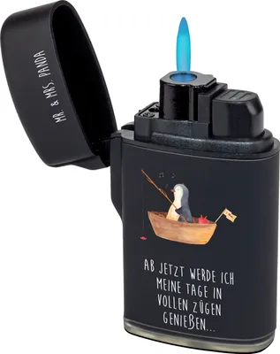 Produktbild von Mr. & Mrs. Panda Feuerzeug Pinguin Angelboot - Schwarz - Geschenk, Zünder, Boot, Neuanfang, Optimistisch, Trennung, Angeln, sturmfeuerzeug, Feuerzeuge, sturmfeuerzeuge