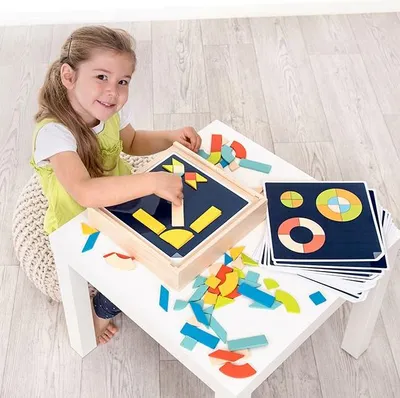 Produktbild von Beleduc Lernspiel TanGeo - buntes Kartonspielzeug