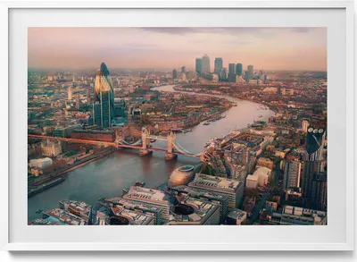 Produktbild von London aus der Vogelperspektive– Wandbild mit Rahmen – Gerahmtes Bild  – Wanddekoration – 100x70 cm –  Weiß Rahmen