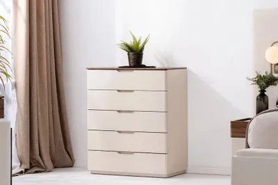 Zdjęcie produktu dla Stylowa beżowa komoda drewniana meble do sypialni 5 szuflad projektant