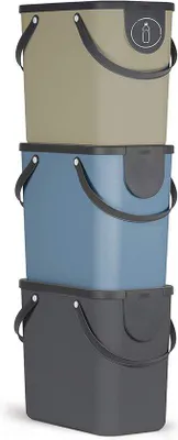 Productafbeelding van Unyqoos® Afvalscheidingssysteem voor 3 containers, 3 x 25 liter – Stapelbare recyclingcontainers van gerecycled plastic, met deksel en handgrepen, antraciet/blauw/cappuccino, 40,0 x 23,5 x 43,5 cm