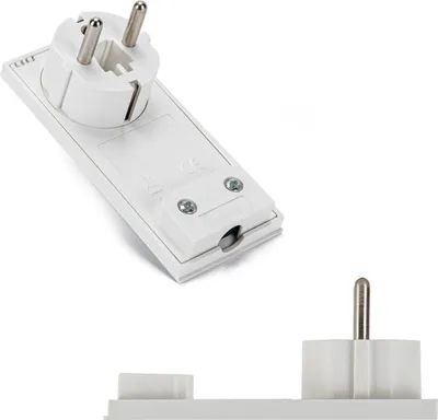 Produktbild von Extra flacher Schutzkontakt-Stecker ohne Anschlusskabel | 90° drehbar