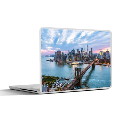 Produktbild von MuchoWow® Laptop Aufkleber Sticker Cover New Yorker Skyline an der Brooklyn Bridge 30x22 cm - Laptop-Sticker