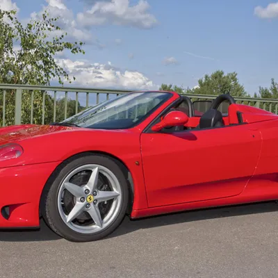 Produktbild von Jochen Schweizer Ferrari 360 selber fahren (30 Min.); Erlebnis verschenken oder selbst erleben; Gutschein gültig für 1 Person