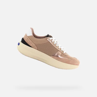 Produktbild von Geox Hellbraune Damen-Sneaker Gxrn-01 38