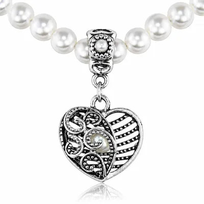 Produktbild von LUISIA® Perlenkette "Ariela" mit Herzanhänger | Halskette Collier