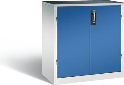Produktbild von CP Stahlschrank 8821-5035 S10079 lichtgrau, enzianblau 93,0 x 50,0 x 100,0 cm, aufgebaut