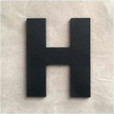 Image de Autocollant mural lettre noire 9 x 7,4 cm, lettre H
