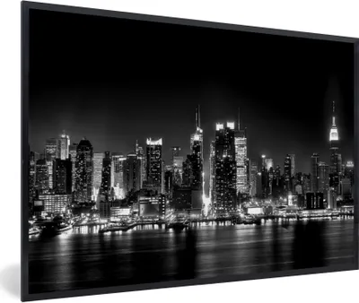 Produktbild von MuchoWow® Gerahmtes Poster New Yorker Skyline - schwarz und weiß 60x40 cm - Poster mit Schwarzem Bilderrahmen Wandposter Rahmen Foto Bilder - Printing - Wanddeko Schlafzimmer