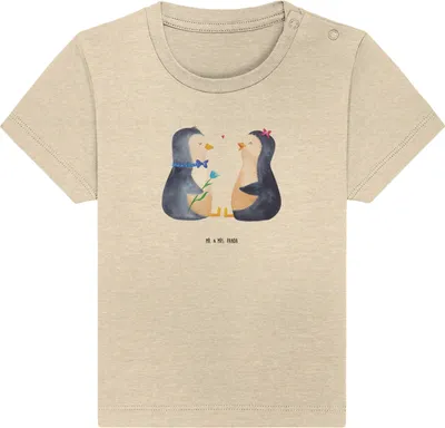 Produktbild von Mr. & Mrs. Panda Babyshirt Pinguin Pärchen 12. - 18. Monat - Natural Raw - Geschenk,  Baby T-Shirt, Pinguine, Liebe, Hochzeitstag, Kurzarmshirt, Verknallt, Kleinkind