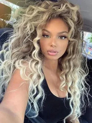 Produktbild von Luxusná kučeravá parochňa Ženy - Parochne - Príčesok so sieťkou - Príčesok - Predlžovanie vlasov - Kučeravé vlasy - Dámske vlasy - Blond