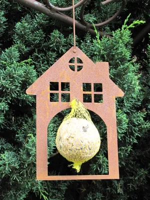 Produktbild von Edelrost Haus zum Hängen für Meisenknödel