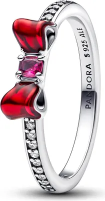 A close-up studio shot of a Pandora Disney Snow White ring made of recycled 925 silver.