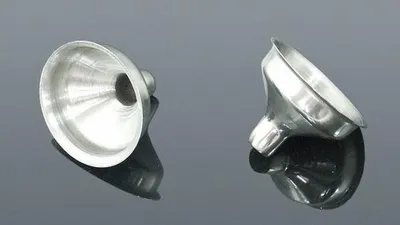 Immagine prodotto di Piccolo imbuto in acciaio inossidabile per fiaschetta da 3,5 cm (mini)