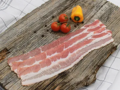 Produktbild von Der Pfaröller Bacon – geräuchert & in Scheiben geschnitten – 250 g – kräftig im Geschmack – ideal für Frühstück, Burger & BBQ