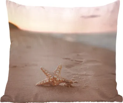 Produktbild von MuchoWow® Zierkissen Sofakissen Wohnzimmer Dekokissen 45x45 cm Seestern - Sand - Sonne - Schlafpolster - Polster für das Sofa