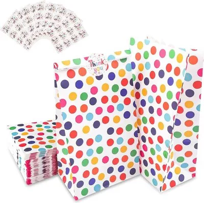 Productafbeelding van Famanu cadeauzakjes voor verjaardagen en feestjes - 50 stuks papieren zakjes met stickers