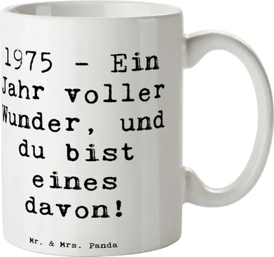 Produktbild von Mr. & Mrs. Panda Tasse Spruch 1975 Geburtstag Wunder - Weiß - Geschenk, feiern, Kaffeebecher, Teetasse, Erinnerungen, Jahr voller, Becher, Kaffeetasse, Glückwunsch, Alter