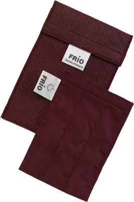 Produktbild von FRIO Kühltasche für Insulin, 9 x 11cm, weinrot - KEIN Eispack oder Batterien nötig