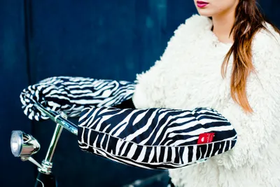 Image de Wobs Handmof Limited Edition Zebra