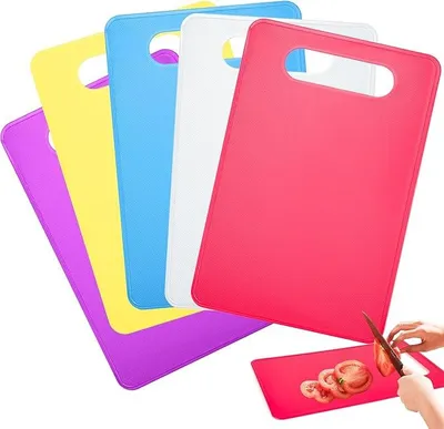 Produktbild von PolkaHome® Farbiges Schneidebrett-Set, 5 Stück, 29x19 cm, BPA-frei, spülmaschinenfest, Kunststoff-Schneidebretter für Obst, Gemüse, Fleisch, Brot