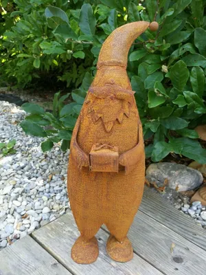 Produktbild von Edelrost 3D Weihnachtsmann mit Geschenk