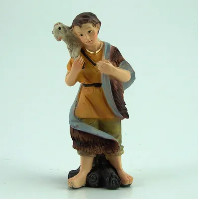 Produktbild von Krippenfigur Hirte mit Schaf aus Polyresin, handbemalt.  Zu 9 cm Figuren.