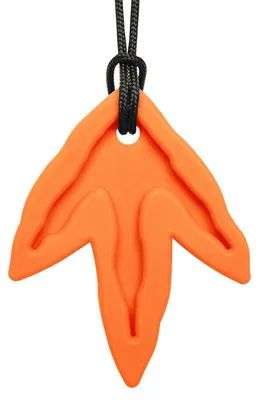 Productafbeelding van ARK Therapeutisch Kauwsieraad Dinosaurus Sporen Oranje XXT Speelgoed: Kauwketting met fossielenafdruk en drie kauwplekken, populair bij dinosaurusliefhebbers, geschikt voor kinderen en volwassenen.