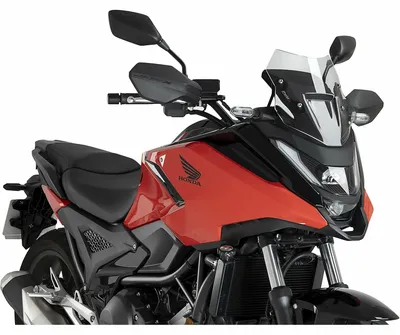 Zdjęcie produktu dla Wiatroszytna Puig, model sportowy, wymiary 300 x 285 mm, z certyfikatem ABE, przeznaczona do motocykli Honda NC750X, NC750X DCT, roczniki 2025-2026