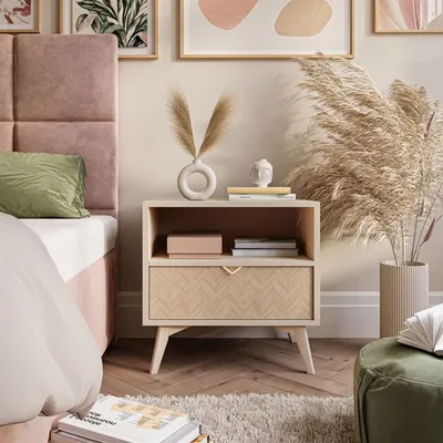 Obrázok produktu pre Nočný stolík ALOE so vzorom rybej kosti Scandi Sand beige