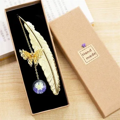 Produktbild von Vlinderhanger aus Metall - Kerstgeschenk - Blumenhänger - Geschenk für Frauen, Mütter, Lehrerinnen und Bücherliebhaber - Gold