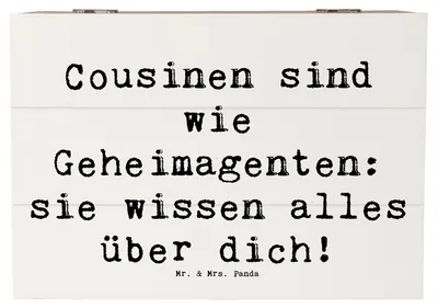 Produktbild von Mr. & Mrs. Panda Geschenkbox Spruch Cousinen Geheimagenten 22 x 15 cm - Weiß - Geschenk, Kiste, Erinnerungsbox, Familienmitglieder, Verwandte, Geschenke, Box, Cousine