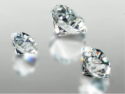 Produktbild von 3er Set Deko Diamanten klar D. 4 + 5 +6cm Glas geschliffen Formano
