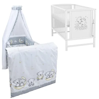 Produktbild von Baby-Delux Babybett Gitterbett Mia weiß 120×60 inkl. Matratze Bettwäsche Set 10tlg Teddy Mond Grau
