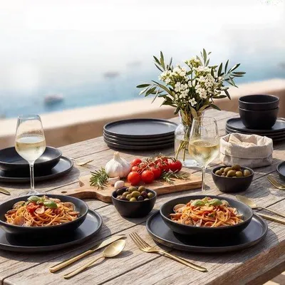 Produktbild von Manhattan Geschirrset für 6 Personen, 18 Teile, modernes Geschirrset aus Stoneware, mit matt schwarzen Tellern und Schüsseln, ideal für festliche Anlässe
