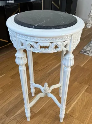 Produktbild von Casa Padrino Barock Beistelltisch Weiß / Schwarz - Handgefertigter Antik Stil Massivholz Tisch mit Marmorplatte - Wohnzimmer Möbel im Barockstil - Antik Stil Möbel - Barock Möbel