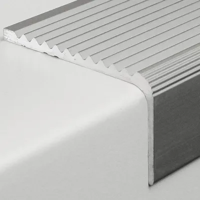 Produktbild von PROVISTON Treppenkante | 23 x 40 x 1000 mm | Treppenkantenprofil Treppenwinkel Winkelprofil Kombiwinkel Aluminium eloxiert Spezialemailliert Silber