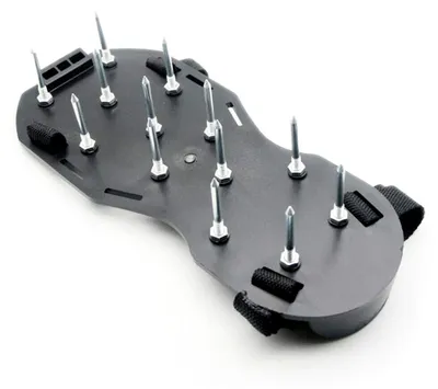 Produktbild von Rasenbelüftungsschuhe, 1 Paar mit 26 Spikes für Rasen, Garten und Boden – Universalgröße (schwarz)