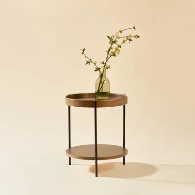 Produktbild von MODFU Wohnzimmertisch mit Zweistöckiges Design,Beistelltisch mit 2 Ablageflächen,Couchtisch rund Walnuss aus Massivholz und Metallbeine,44x44x48 cm
