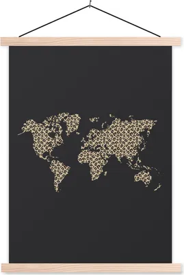Produktbild von MuchoWow® Textilposter Weltkarte - Pantherdruck - Design 120x160 cm mit holzfarbenen Rahmen - Plakatkarton