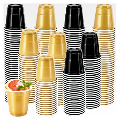Produktbild von 200 Mini Schnapsbecher, 6cl/60 ml, wiederverwendbare Shotgläser, Probebecher für Partys und Veranstaltungen (Schwarz, Gold)
