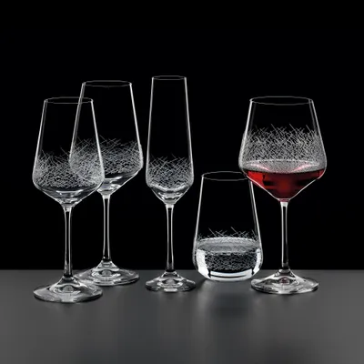 Produktbild von BOHEMIA Trs chic Burgunderkelch, filigrane Pantographie, klare Formgebung, Lichtbrechung