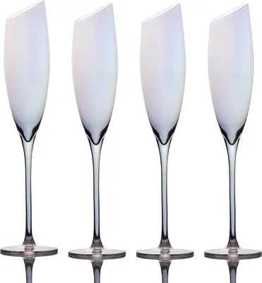 Produktbild von Intirilife 4x Champagner Glas mit moderner Kante und Regenbogen Schimmer - 150 ml Füllmenge - Sekt Prosecco Glas Spülmaschinenfest Kristallglas stoßfest