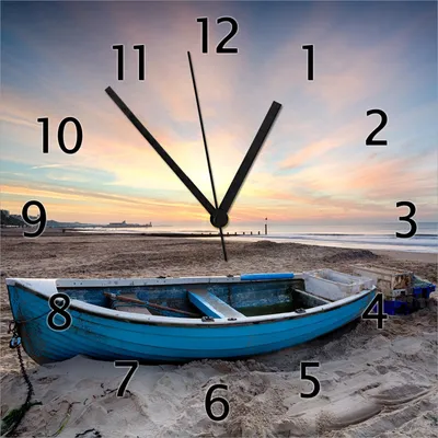 Produktbild von Wallario Design Wanduhr Fischerboot am Strand bei Sonnenuntergang aus Echtglas, Größe 30 x 30 cm