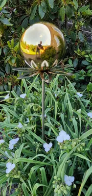 Produktbild von Blütenzauber Paris Rosenkugel 15 cm Edelstahl gold poliert Gartenstecker Deko mit Stab 80 cm