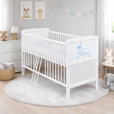 Produktbild von Baby-Delux Babybett Gitterbett Kinderbett Natalie Prince 140x70 Beißschienen höhenverstellbar weiß umbaubar