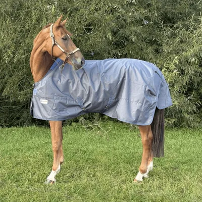 Produktbild von Bucas Turnout Light 30g Big Neck Regendecke by Horseven