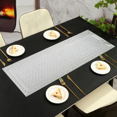 Zdjęcie produktu dla Dekoracyjny bieżnik PVC - 90 x 30 cm w kolorze srebrnym