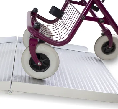 Produktbild von Zweifach klappbare Rollstuhlrampe - 240 cm