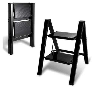 Produktbild von Klappbare 2-Stufen Trittleiter aus Aluminium, bis 150 kg belastbar, rutschfeste breite Stufen, ideal für Küche, Haushalt, Büro und Garage - Schwarz